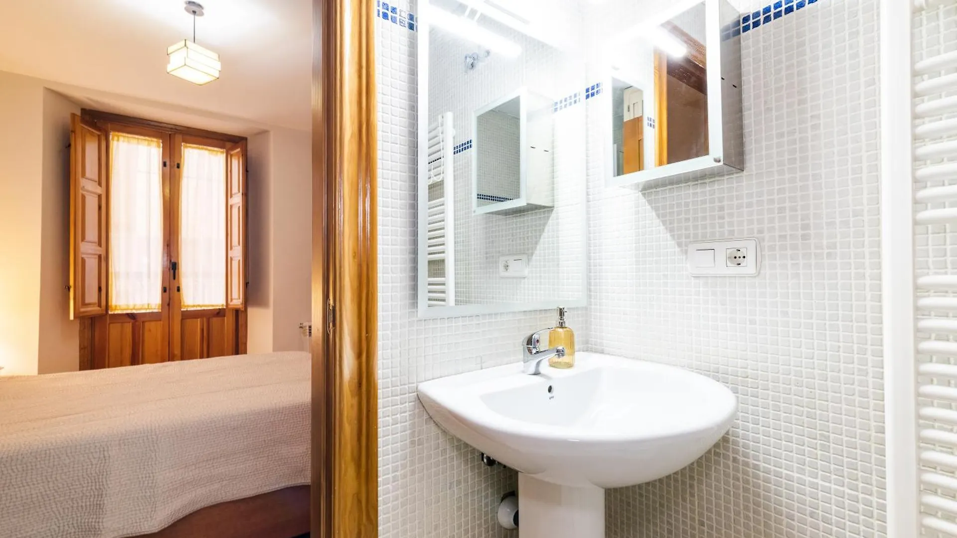 Apartamento Precioso Piso En Pleno Centro De Granada Junto A Iglesia De San Matias